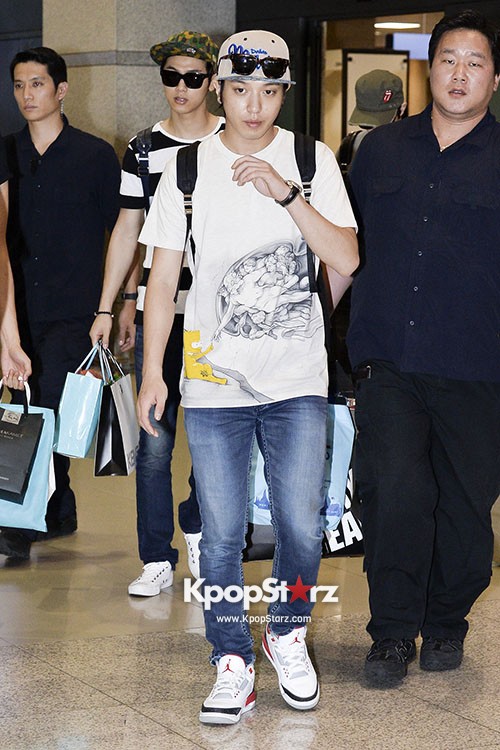 95998-cnblue-entered-south-korea-from-malaysia-on-aug-26-2013.jpg